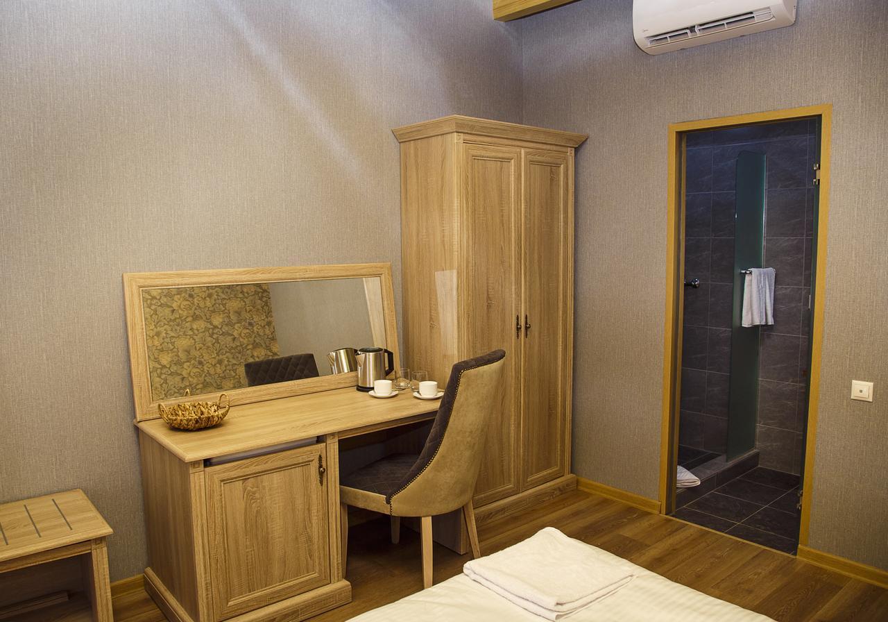 Family Inn Сухум Экстерьер фото