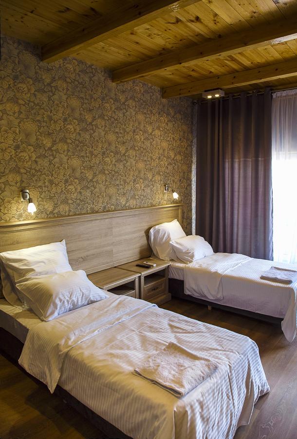 Family Inn Сухум Экстерьер фото