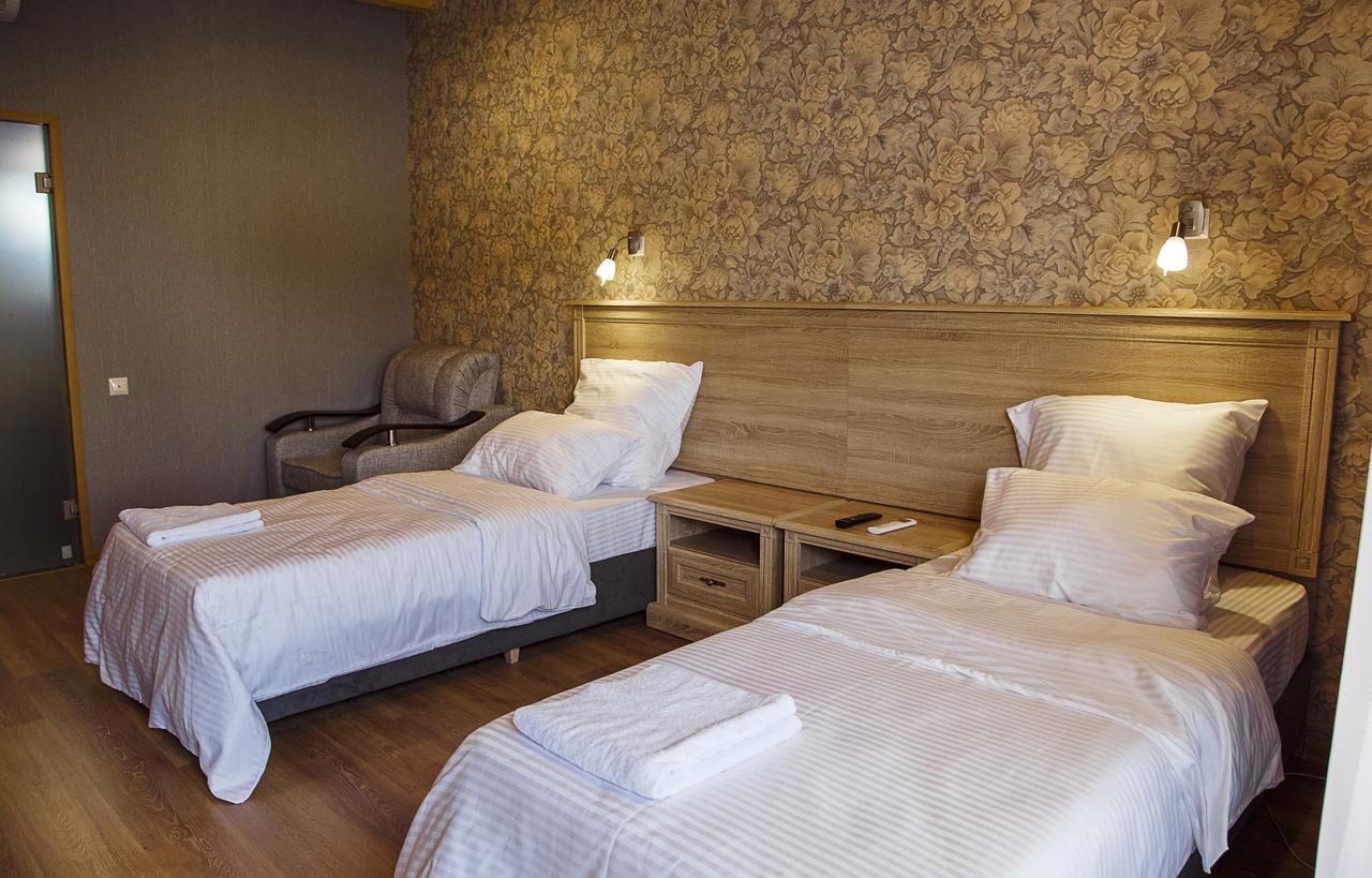 Family Inn Сухум Экстерьер фото