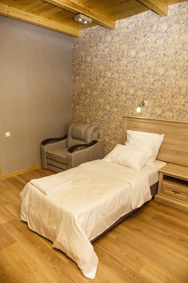 Family Inn Сухум Экстерьер фото