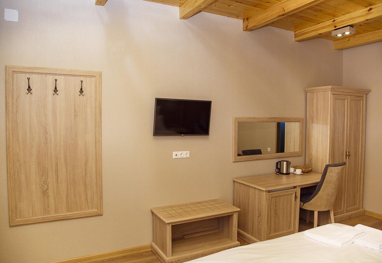 Family Inn Сухум Экстерьер фото